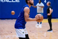 雄鹿爵士大交易：双子星组合崛起，NBA选秀权成关键筹码