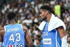 库里NBA赛季：三分神准73胜，MVP荣耀下的夺冠遗憾